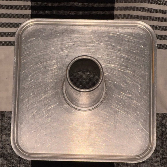Square Two Piece Vitality Aluminum Angle Food Tube Cake Pan, made in the USA - Picture 10 of 14